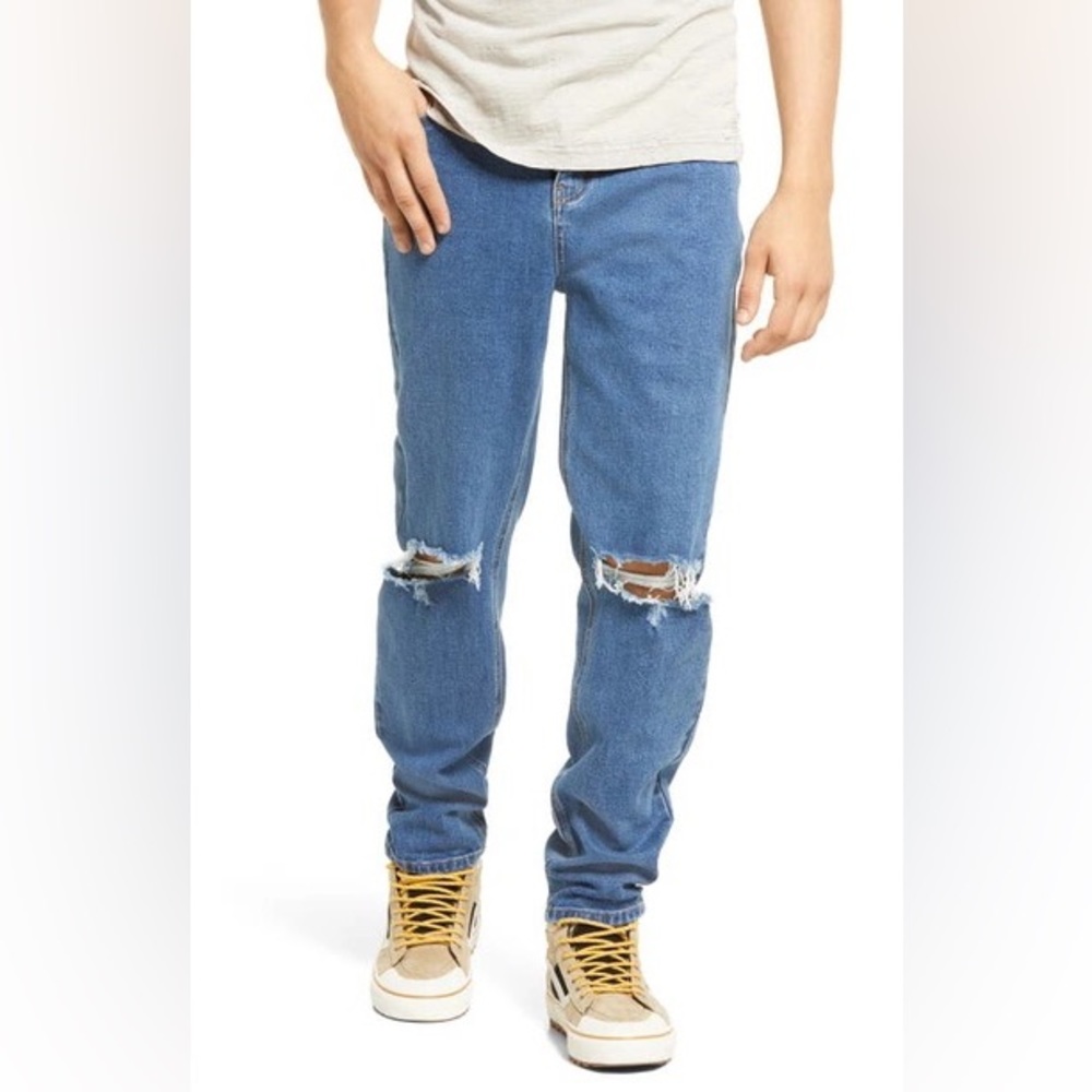 BP Athletic Fit Stretch Distressed Jeans in 80s Stone Wash